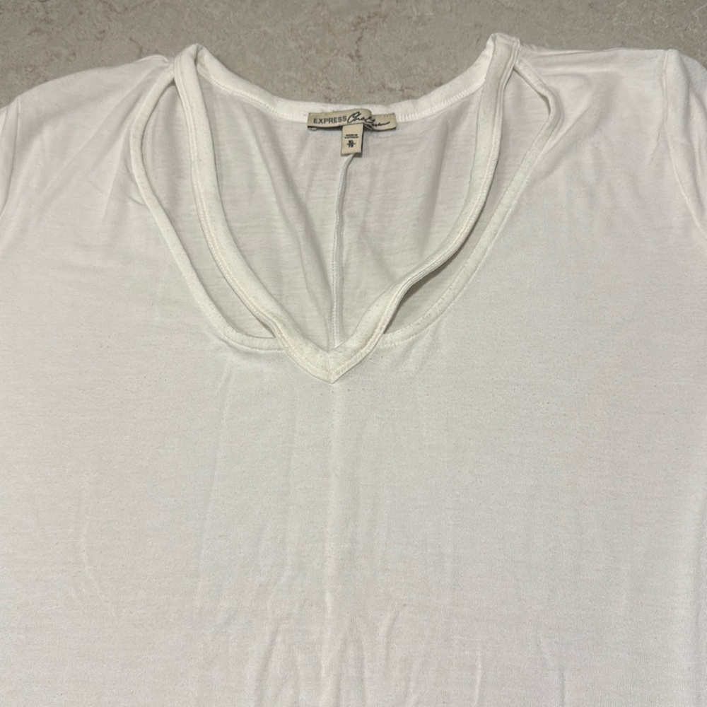 🧡 EXPRESS V-NECK SHORT SLEEVE